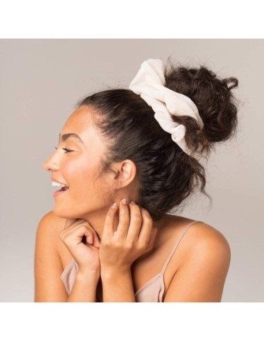 (Cream) Dinner Scrunchie