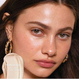 *SOBRE PEDIDO* (Starglow) Glowy Super Gel Lightweight Dewy Illuminator 2