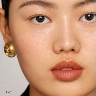 Signature Lip Lightweight Lipstick 2