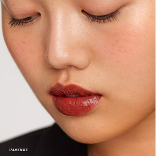 Signature Lip Lightweight Lipstick 2