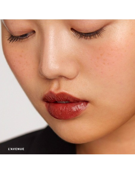 Signature Lip Lightweight Lipstick