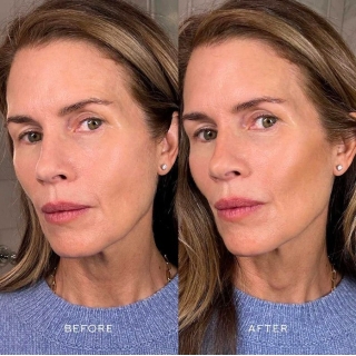 *SOBRE PEDIDO* (Biscuit) Mini Petite Face Trace Cream Contour Stick 2