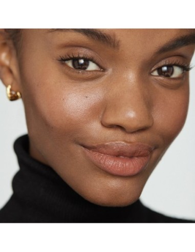 Signature Lip Lightweight Lipstick